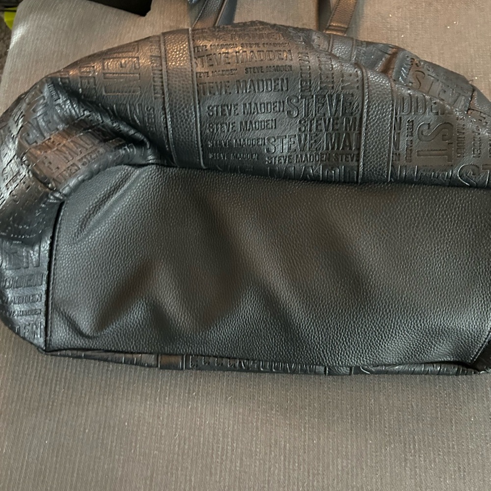 Steve Madden - Picture 3 of 5